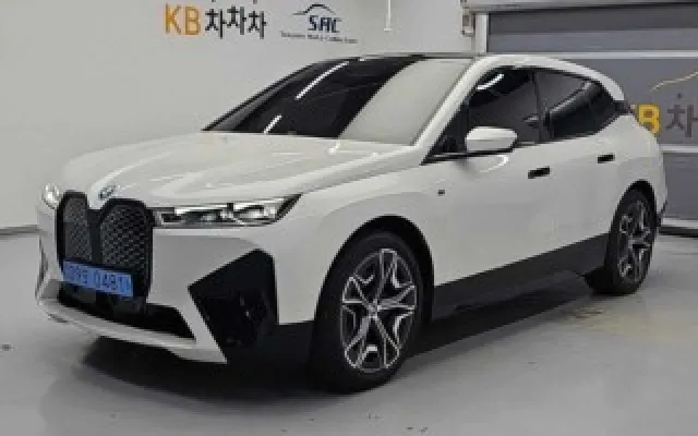 수원준중형차 iX M60 매물 사진 17 - 2023/11 38,579km